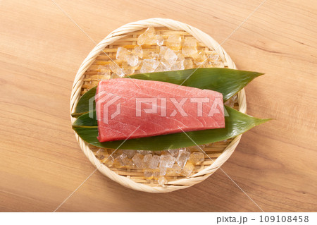 三陸塩釜ひがしもの　ブランドまぐろ　(めばちまぐろ　中トロ)　日本太平洋沖合北部産 109108458