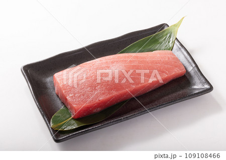 三陸塩釜ひがしもの　ブランドまぐろ　(めばちまぐろ　中トロ)　日本太平洋沖合北部産 109108466