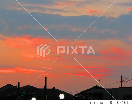 夕暮れの空 109108561