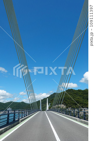 日生湾に架かる備前日生大橋(岡山県備前市) 日生湾に架かる備前日生大橋(岡山県備前市) 109111397