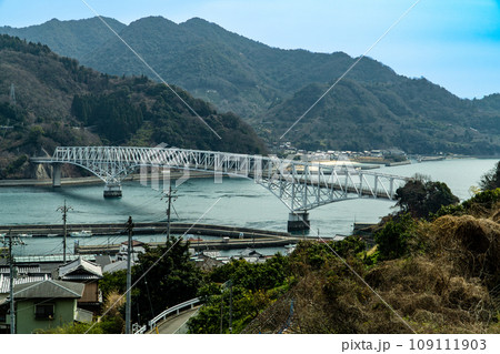 安芸灘とびしま街道　豊島から見た豊浜大橋1　広島県呉市 109111903