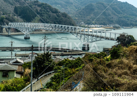 安芸灘とびしま街道 豊島から見た豊浜大橋2 広島県呉市 安芸灘とびしま街道 豊島から見た豊浜大橋2 広島県呉市 109111904