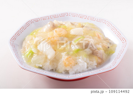 白菜と海鮮の中華丼 (イカ アサリ 海老 豚バラ肉) 白菜と海鮮の中華丼 (イカ アサリ 海老 豚バラ肉) 109114492