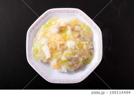 白菜と海鮮の中華丼 (イカ アサリ 海老 豚バラ肉) 白菜と海鮮の中華丼 (イカ アサリ 海老 豚バラ肉) 109114494