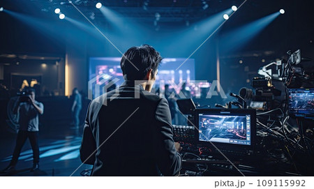 テレビのスタジオで働く撮影クルー 109115992