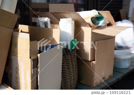 大掃除で出た大量のゴミ 109116221