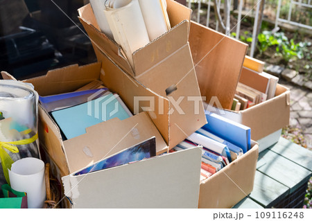 大掃除で出た大量のゴミ 大掃除で出た大量のゴミ 109116248