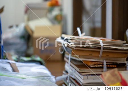 大量のゴミが出ている 大量のゴミが出ている 109116274