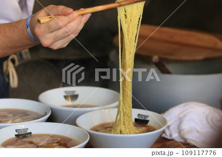 ラーメン作り 名店のラーメン作り ラーメン作り 名店のラーメン作り 109117776