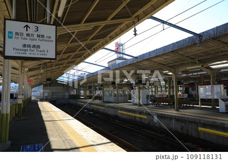宇治山田駅 1番線 2番線ホーム(日本 三重県伊勢市) 宇治山田駅 1番線 2番線ホーム(日本 三重県伊勢市) 109118131