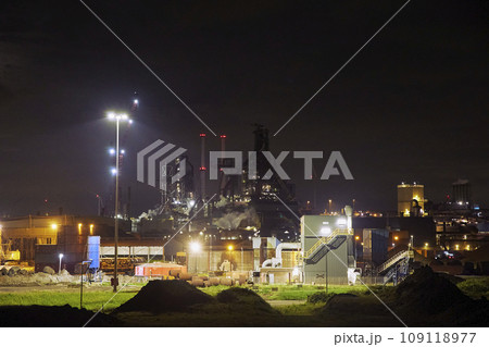 steel mill in the Netherlands at night 109118977
