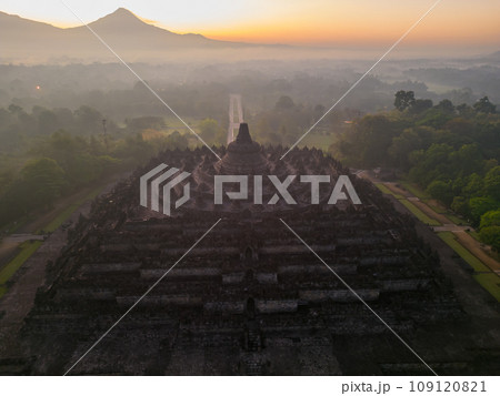 Borobudur is the largest Buddhist temple in the world. Java, Indonesia Borobudur is the largest Buddhist temple in the world. Java, Indonesia 109120821