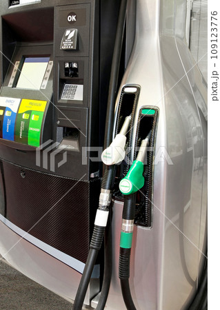 Gas station detail 109123776