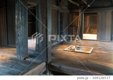 囲炉裏のある板間 109126517