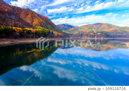 秋の赤谷湖2 109128726