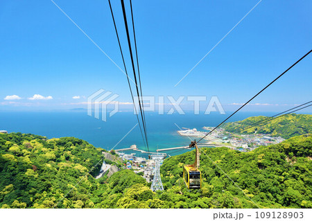 千葉県 青空の鋸山ロープウェイ 千葉県 青空の鋸山ロープウェイ 109128903