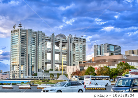 東京の都市風景　東京国際クルーズターミナル駅 109129504