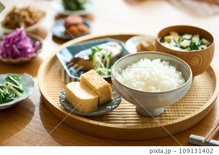健康的な和風朝食 109131402