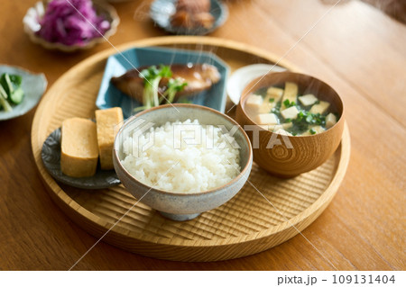 健康的な和風朝食 109131404