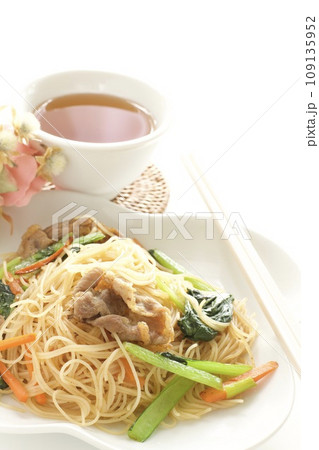 炒めビーフン 炒めビーフン 109135952