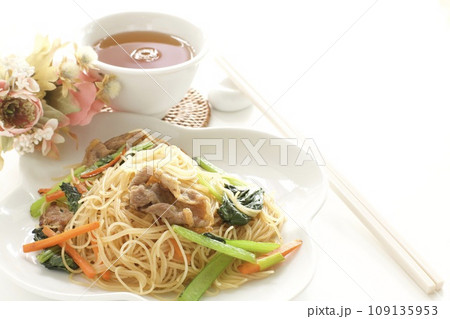 炒めビーフン 109135953