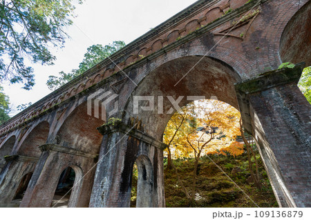 紅葉の京都 南禅寺 水路閣 紅葉の京都 南禅寺 水路閣 109136879