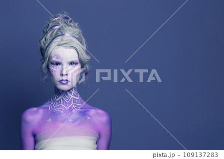 Gorgeous creative fashionable carnival model woman blonde, fashion beauty studio portrait Gorgeous creative fashionable carnival model woman blonde, fashion beauty studio portrait 109137283