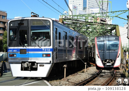 品川付近で離合する北総鉄道7800形と東京都交通局5500形 109138128