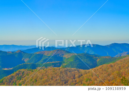 【和歌山県】10月・護摩壇山からの眺め 109138959