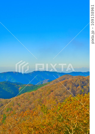 【和歌山県】10月・護摩壇山からの眺め 109138961