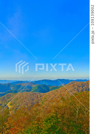 【和歌山県】10月・護摩壇山からの眺め 109139002