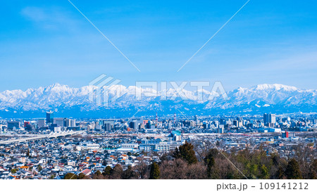 呉羽山公園から富山市街と立山連峰の眺め（冬） 109141212