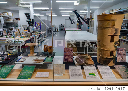 なら歴史芸術文化村　文化財修復・展示棟　考古資料修復工房 109141917