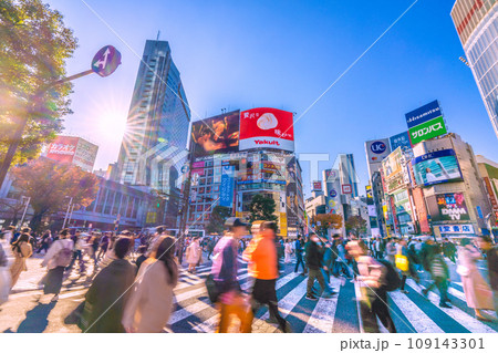 日本の東京都市景観 10週連続減↓…渋谷スクランブル交差点などを望む。脱コロナ…希望の光=22日 日本の東京都市景観 10週連続減↓…渋谷スクランブル交差点などを望む。脱コロナ…希望の光=22日 109143301