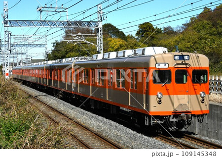船橋へ向けてアーバンパークラインをゆく東武鉄道8000系 109145348