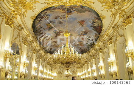 オーストリアの世界遺産シェーンブルン宮殿の大ギャラリー(Palace of Schönbrunn) 109145365