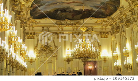 オーストリアの世界遺産シェーンブルン宮殿の大ギャラリー(Palace of Schönbrunn) 109145372