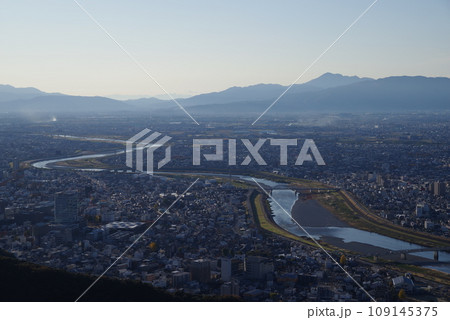 長良川のある風景。 109145375