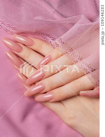 Female hands with beautiful manicure 109146283