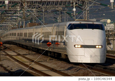 小田原を通過する300系　東海道新幹線　小田原 109146344