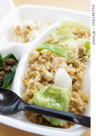 美味しい海鮮レタスチャーハン弁当 109146750