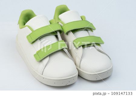 Kids white leather sneakers shoes 109147133