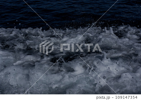 海　光　波紋　海面　波　白波 109147354