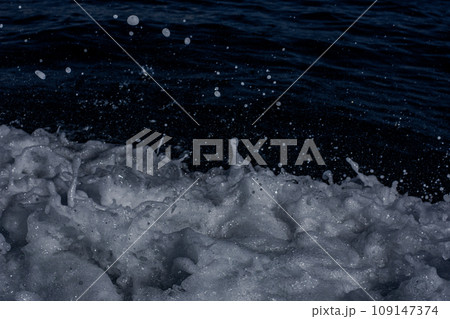 海 光 波紋 海面 波 白波 海 光 波紋 海面 波 白波 109147374