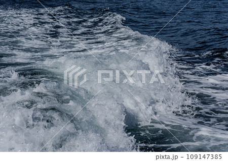 海　光　波紋　海面　波　白波 109147385