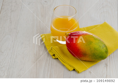Fresh mango juice 109149892