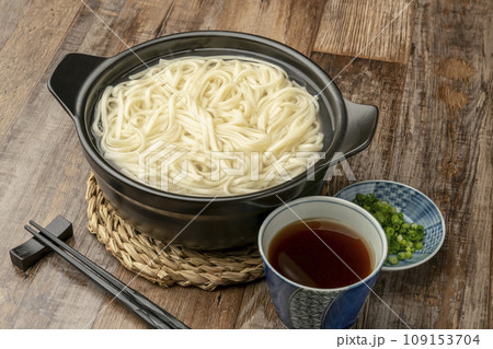 釜揚げうどん　土鍋 109153704