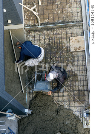 住宅の生コンのコンクリート工事 109154549