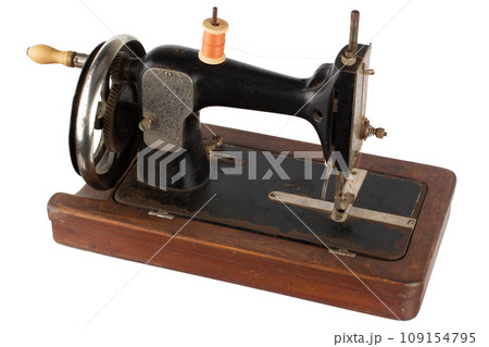 Retro vintage sewing machine. 109154795