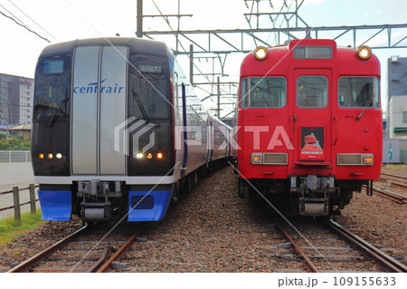 団体 イベント仕様の名鉄6000系電車と2000系ミュースカイ 団体 イベント仕様の名鉄6000系電車と2000系ミュースカイ 109155633